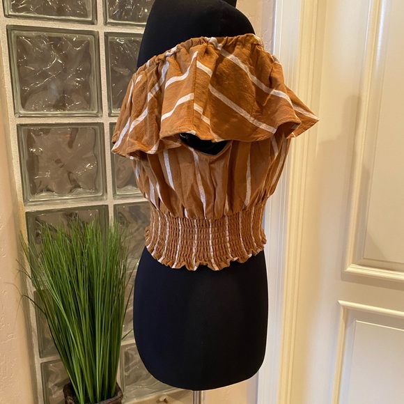 🌸NWT🌸Lulu’s off the shoulder striped crop top - Picture 4 of 7